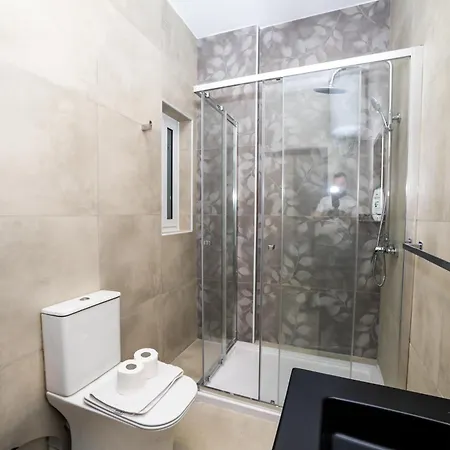 Corner Park View Deluxe - By Hostmt Daire St. Paul's Bay