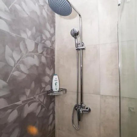 Corner Park View Deluxe - By Hostmt *