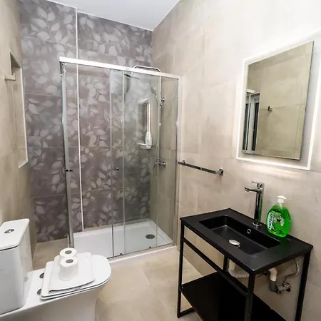 Corner Park View Deluxe - By Hostmt Apartamento