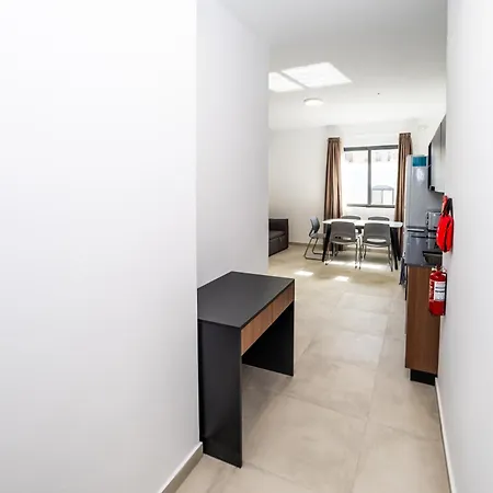 Corner Park View Deluxe - By Hostmt Apartamento